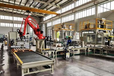Công nghệ ép đùn phôi cửa nhựa gỗ composite hiện đại tại nhà máy