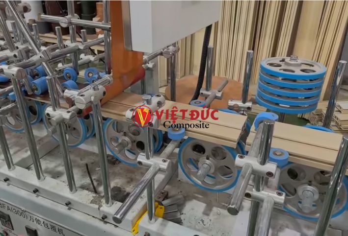 cong-nghe-san-xuat-phoi-cua-nhua-composite(2)