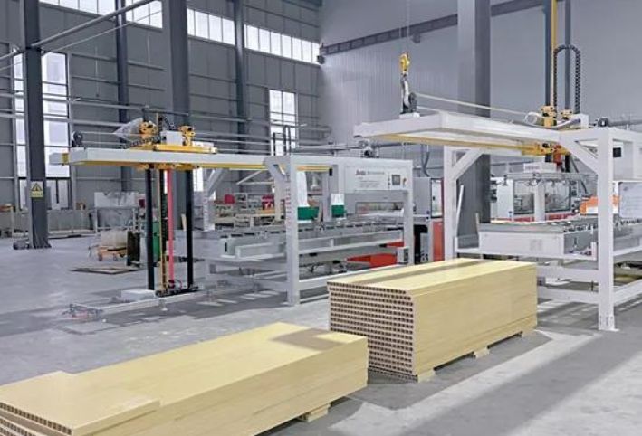 Khám phá quy trình công nghệ tạo hình phôi cửa nhựa composite tiêu chuẩn Công nghệ tạo hình và đùn ép phôi cửa nhựa gỗ composite hiện đại tại nhà máy