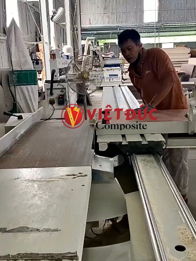 NÊN LỰA CHỌN PHÔI CỬA COMPOSITE NHẬP KHẨU HAY NỘI ĐỊA
