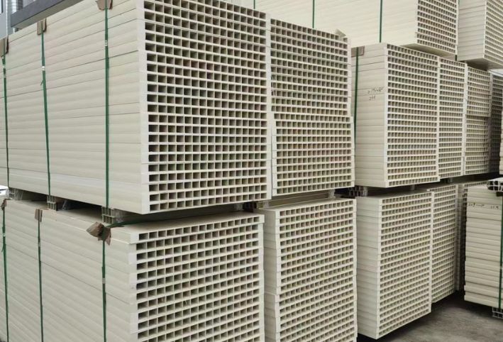 phoi-cua-composite-tai-nha-may Phôi cửa composite số lượng lớn
