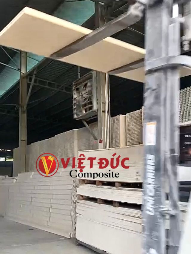 Quy trình sản xuất phôi uctwa composite tại nhà máy