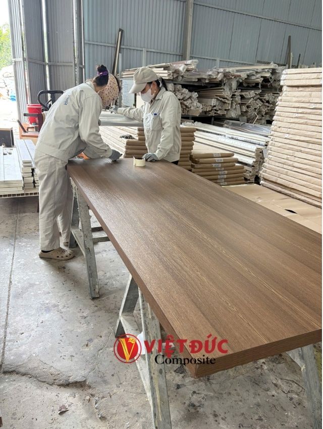 Quy trình sản xuất phôi cửa composite