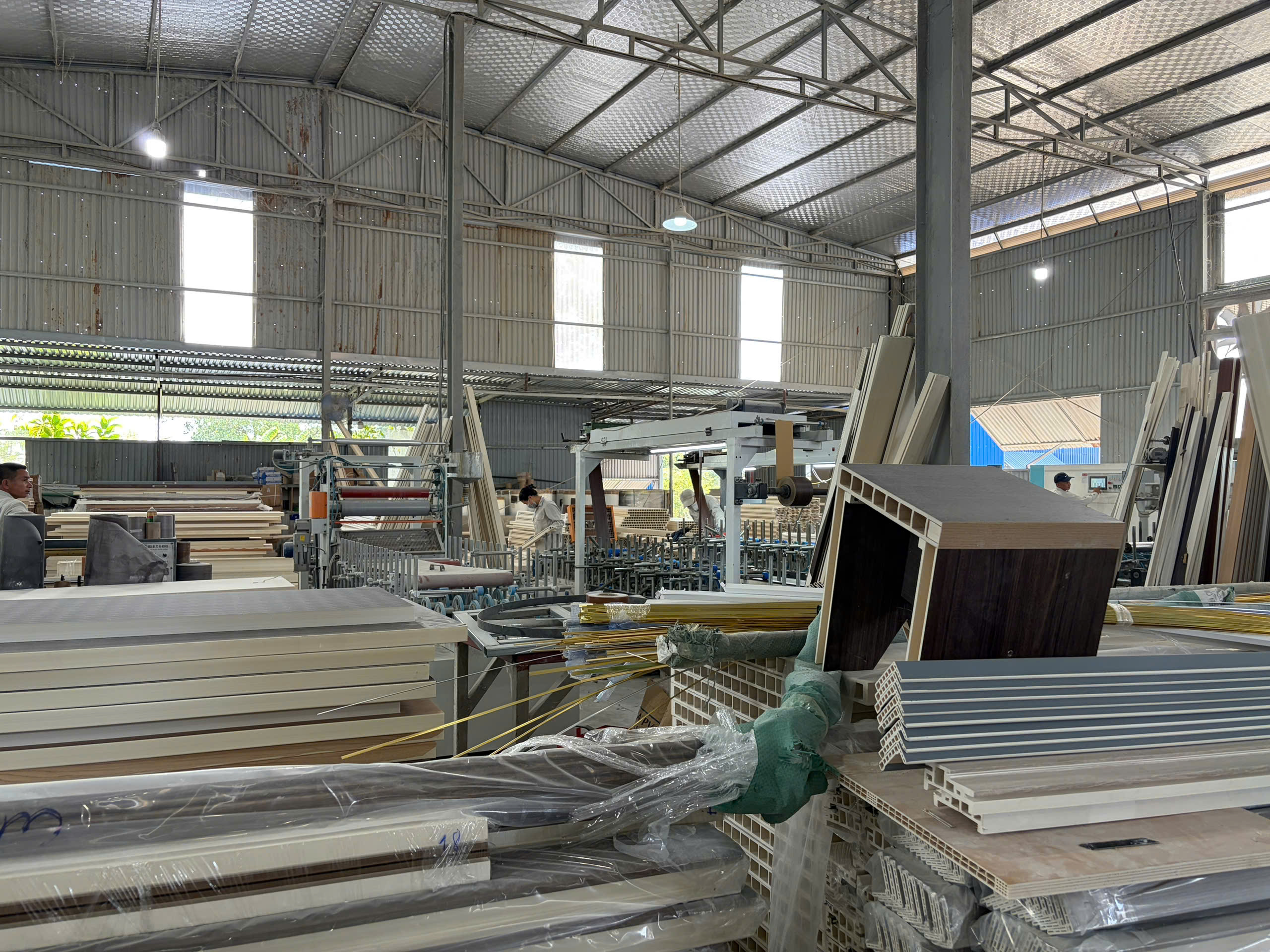 PHÔI CỬA NHỰA COMPOSITE CÓ CÁCH ÂM TỐT KHÔNG?